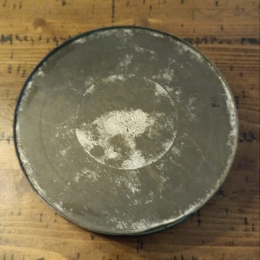 Vintage Dorothy Duncan Fine Chocolates Tin Daffodil Floral 10 Inch Round Metal